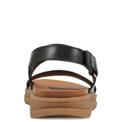 Women's Earth, Leah Sandal